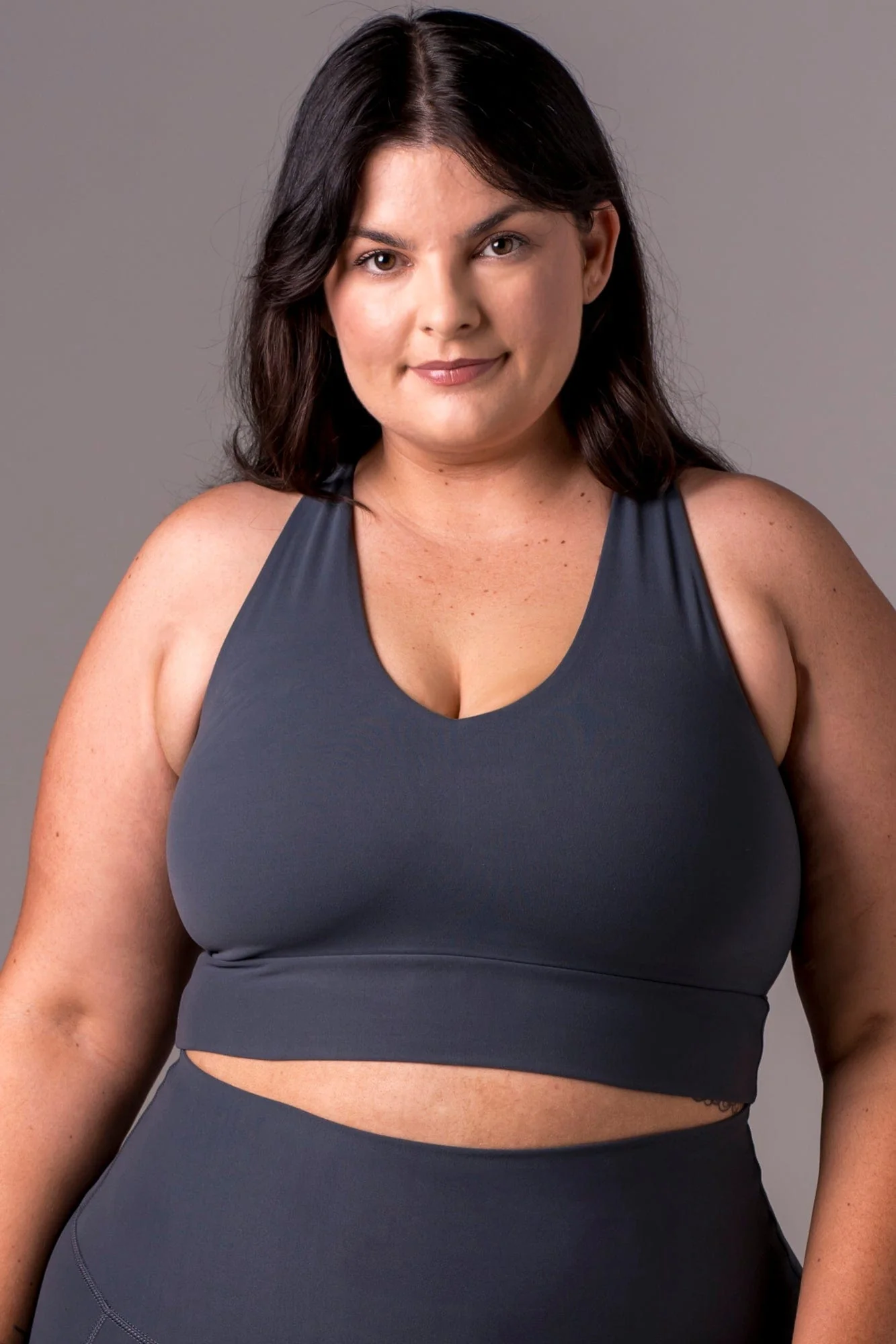 Charcoal Dynamic Sports Crop - Image 6