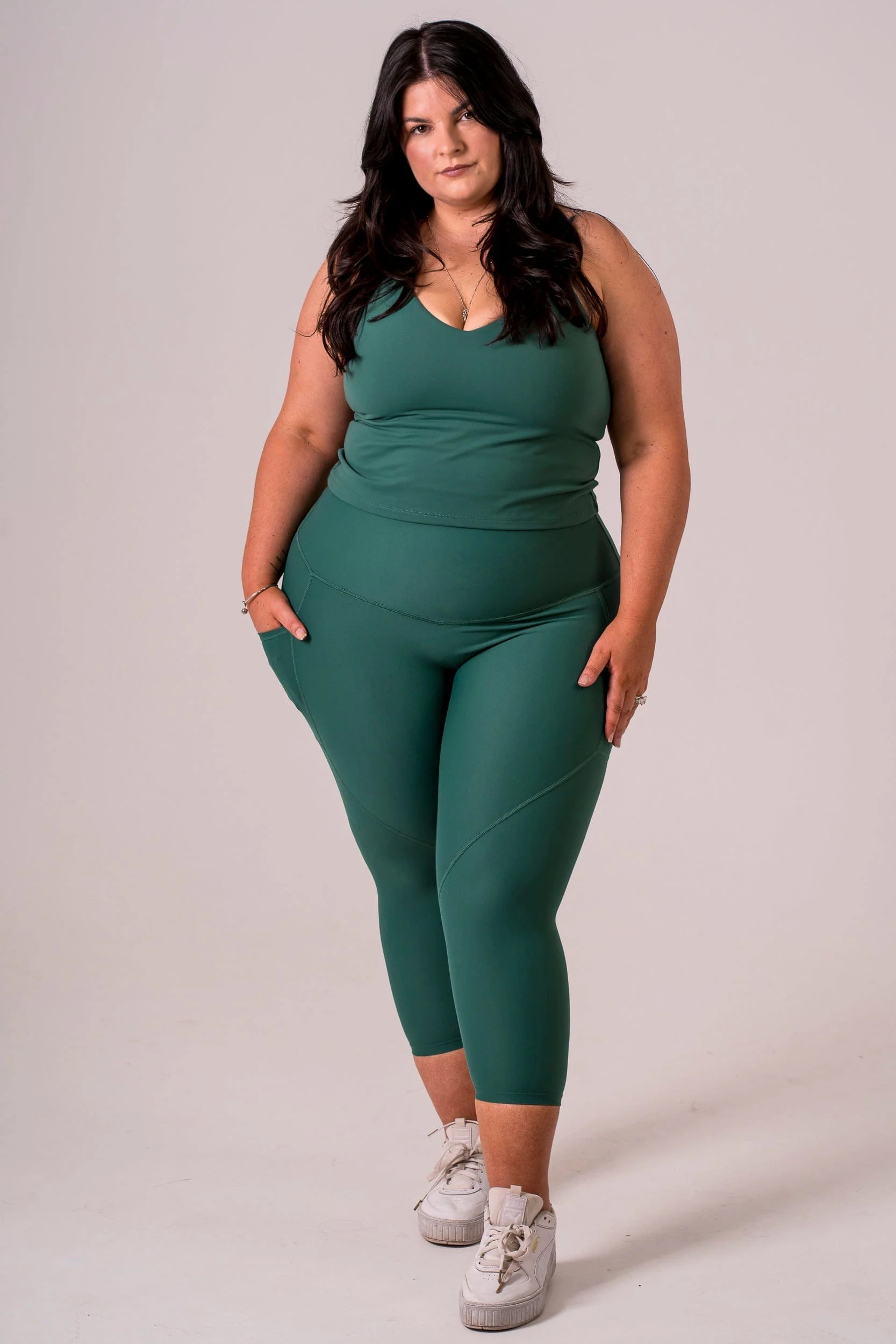 Forest Dynamic High Waisted Pocket Shaper Capri Leggings - Image 6