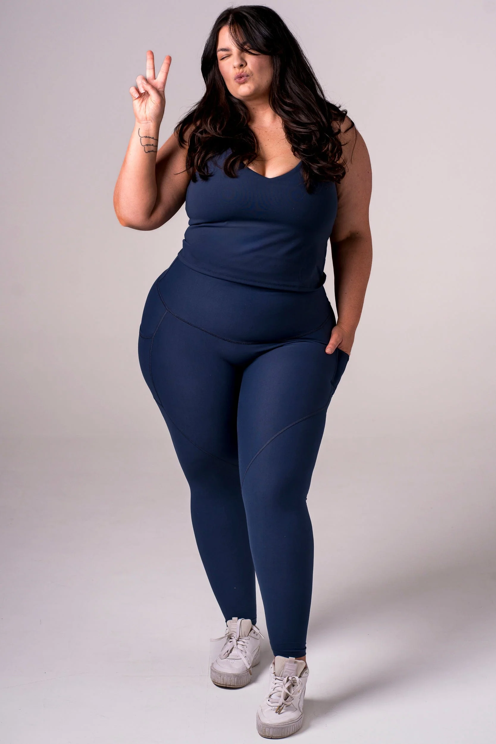 Midnight Dynamic High Waisted Pocket Shaper Ankle Biter Leggings - Image 7