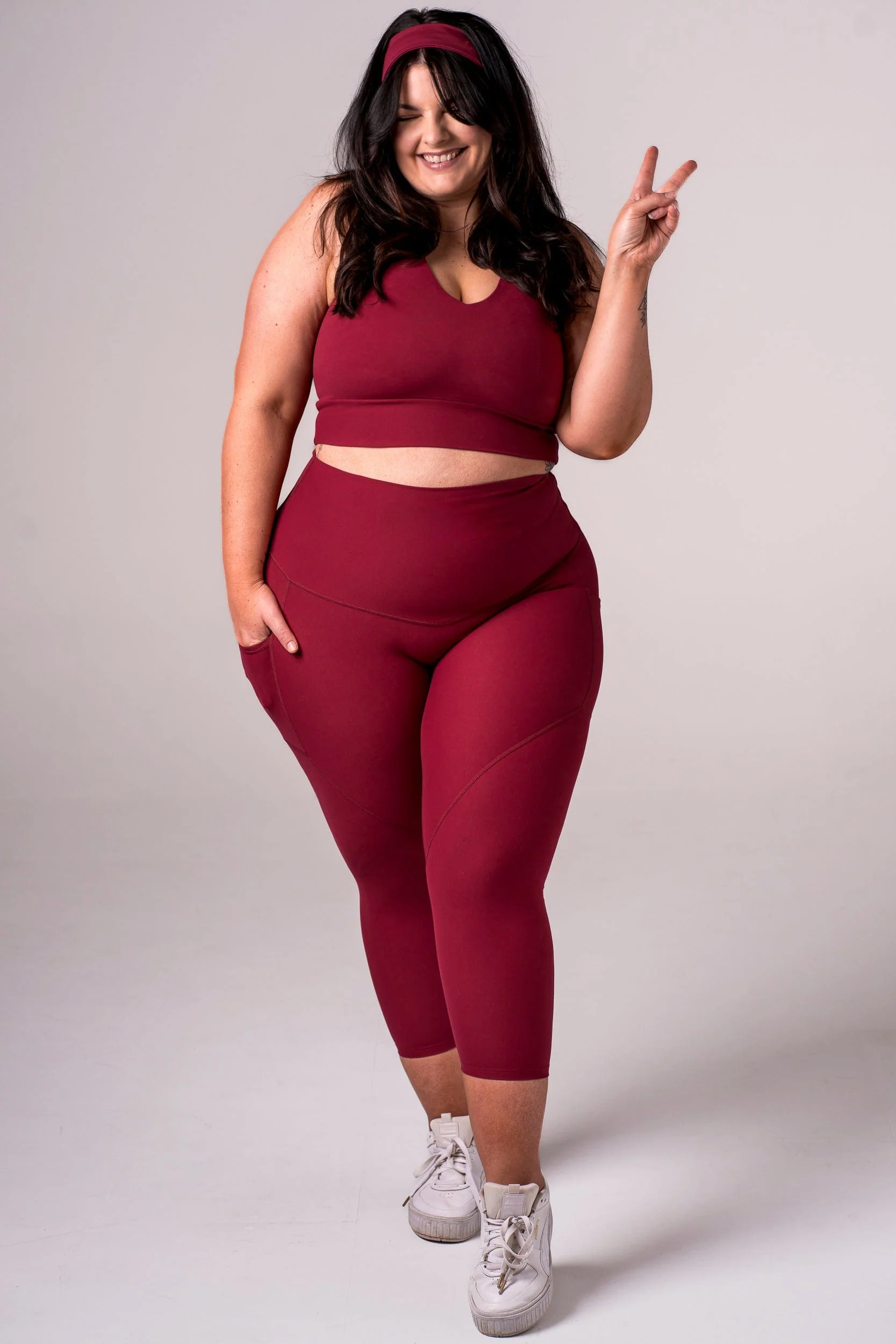 Scarlet Dynamic High Waisted Pocket Shaper Capri Leggings - Image 3