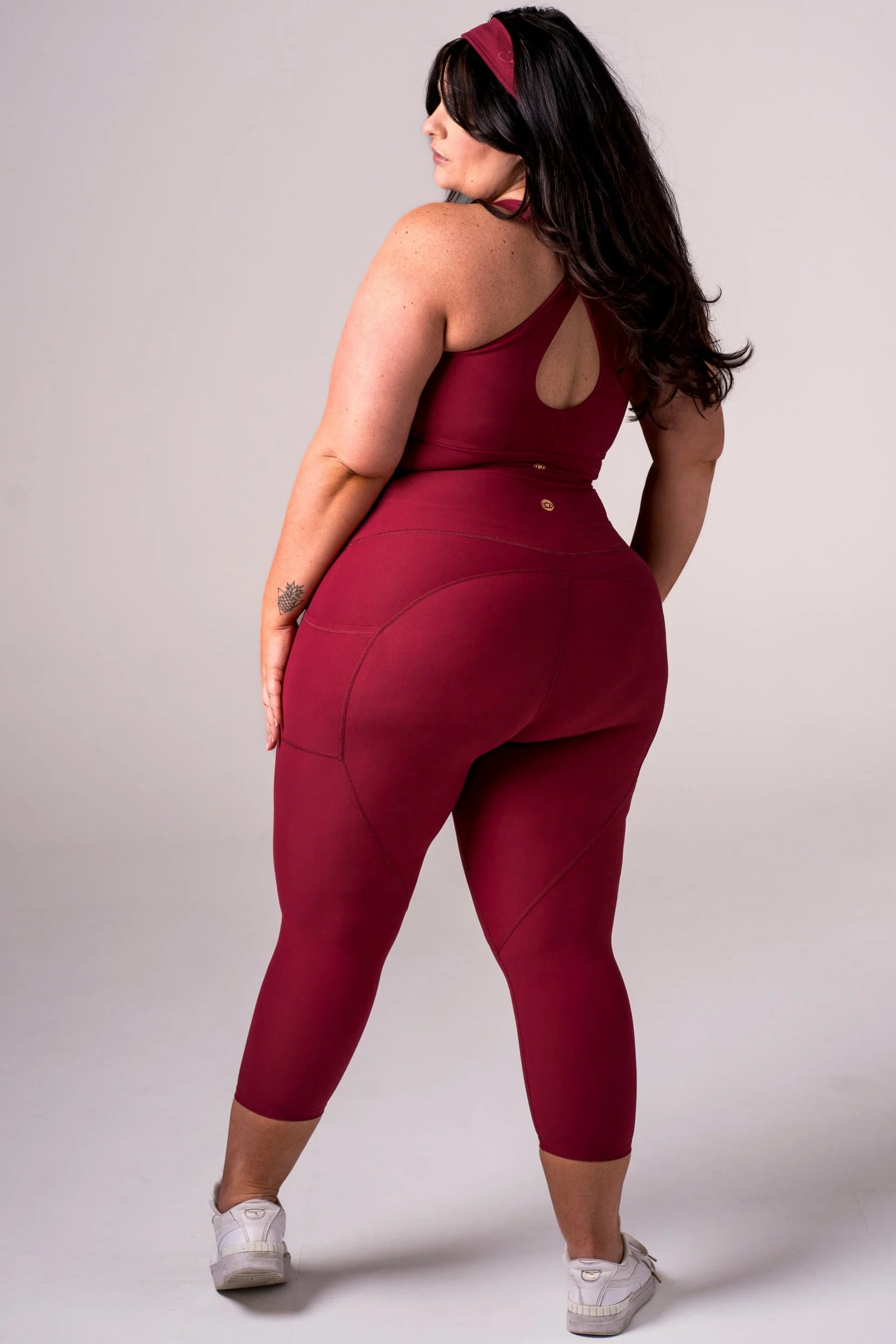Scarlet Dynamic High Waisted Pocket Shaper Capri Leggings - Image 5