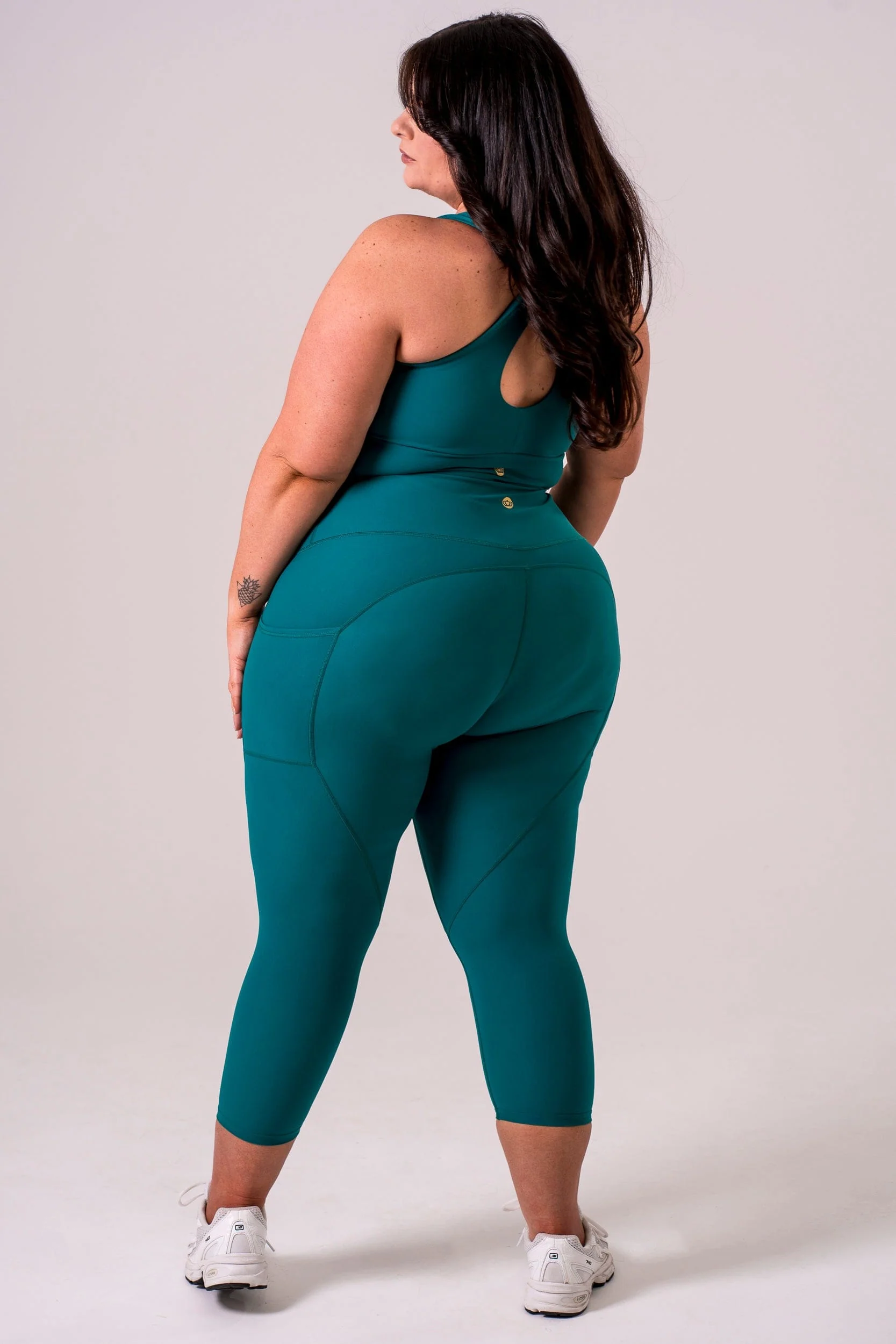 Teal Dynamic High Waisted Pocket Shaper Capri Leggings - Image 3