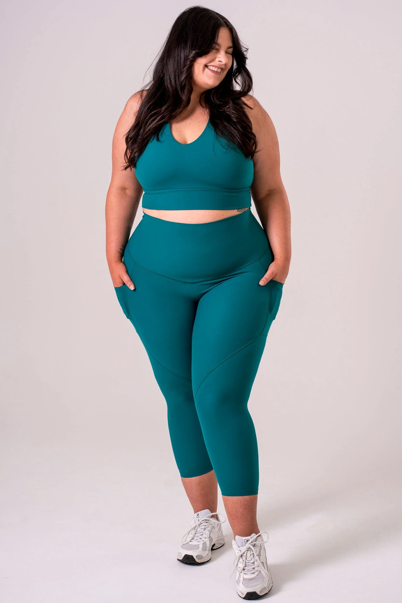 Teal Dynamic High Waisted Pocket Shaper Capri Leggings - Image 4